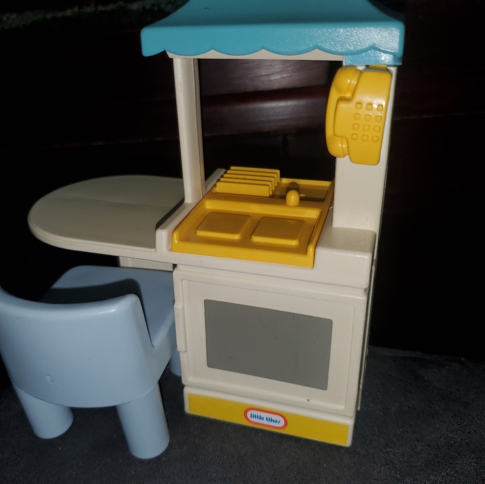 Vintage little tikes dollhouse kitchen and chair